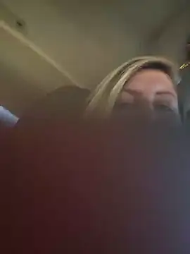 Snapshot of SheIsSomething chatting on 27, 10, 2025 SheIsSomething online show from 27, 10, 2025