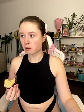 sweetest pie online show from 13, 11, 2025