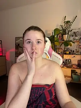 Snapshot of sweetest_pie chatting on 5, 3, 2026 sweetest pie online show from 5, 3, 2026