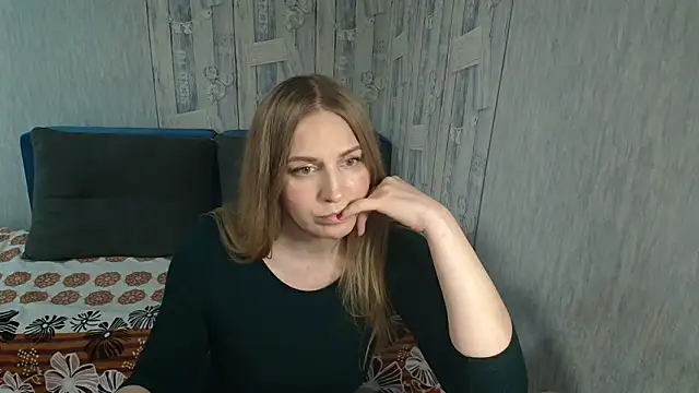 Snapshot of Pilly_green_ chatting on 8, 11, 2025 Pilly green online show from 8, 11, 2025