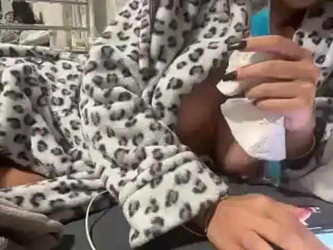 Snapshot of tbaexoxox chatting on 22, 9, 2025 tbaexoxox online show from 22, 9, 2025