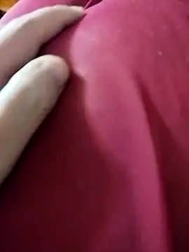 Snapshot of LovlyAnnie chatting on 17, 11, 2025 LovlyAnnie online show from 17, 11, 2025