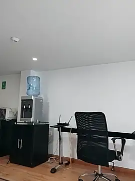 aisha latina online show from 23, 10, 2025