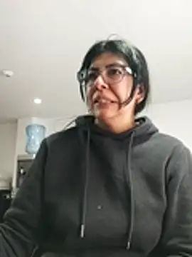 aisha latina online show from 6, 11, 2025