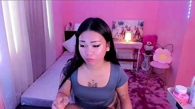 Snapshot of Vivorey_Leighn chatting on 6, 12, 2024 Vivorey Leighn online show from 6, 12, 2024