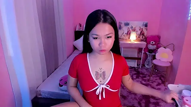 Snapshot of Vivorey_Leighn chatting on 9, 12, 2024 Vivorey Leighn online show from 9, 12, 2024