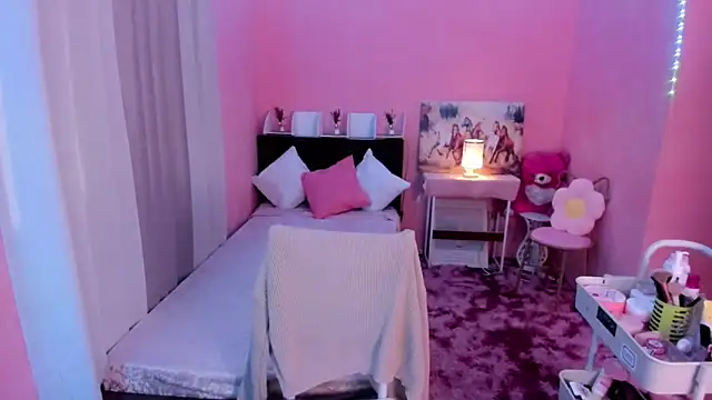 Snapshot of Vivorey_Leighn chatting on 21, 12, 2024 Vivorey Leighn online show from 21, 12, 2024