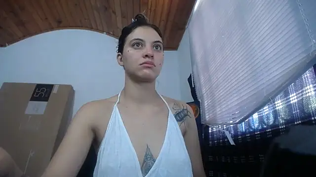 Snapshot of mariecam420 chatting on 15, 10, 2025 mariecam420 online show from 15, 10, 2025