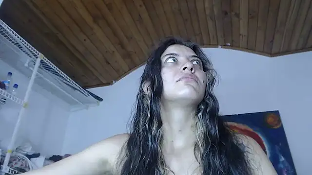 Snapshot of mariecam420 chatting on 26, 10, 2025 mariecam420 online show from 26, 10, 2025