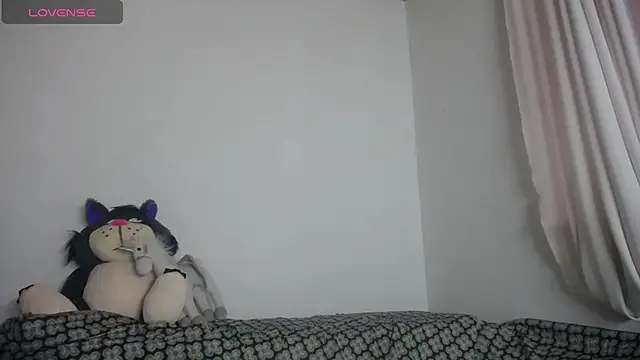 Snapshot of mariecam420 chatting on 21, 11, 2025 mariecam420 online show from 21, 11, 2025