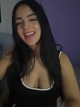 Snapshot of anniehart chatting on 7, 11, 2025 anniehart online show from 7, 11, 2025