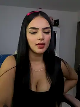 Snapshot of anniehart chatting on 9, 11, 2025 anniehart online show from 9, 11, 2025