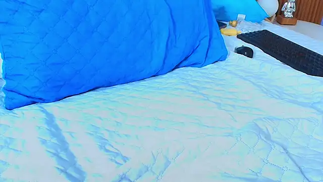 IrresistibleMilf online show from 28, 2, 2025