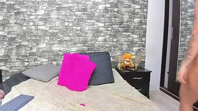 Snapshot of MiaCelestte chatting on 2, 3, 2025 MiaCelestte online show from 2, 3, 2025