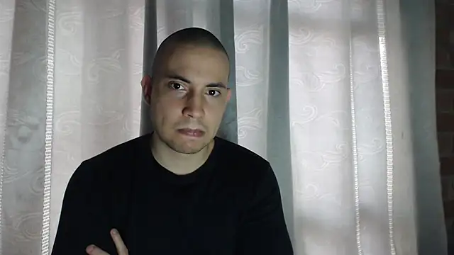 Snapshot of Armando_2002 chatting on 14, 11, 2025 Armando 2002 online show from 14, 11, 2025