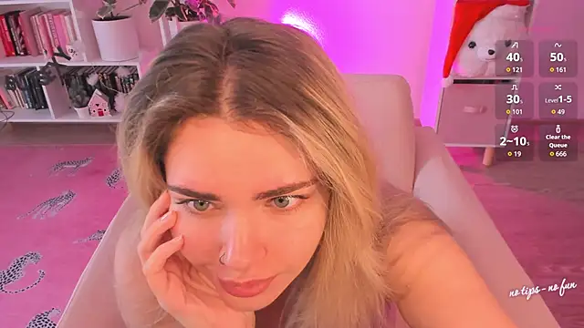 Snapshot of pussy-kattt chatting on 11, 11, 2025 pussy-kattt online show from 11, 11, 2025