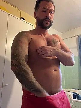 Snapshot of 2guysforu chatting on 24, 2, 2025 2guysforu online show from 24, 2, 2025