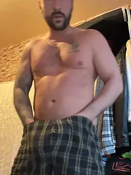 Snapshot of 2guysforu chatting on 28, 2, 2025 2guysforu online show from 28, 2, 2025