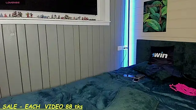 Snapshot of SandyChris chatting on 13, 2, 2025 SandyChris online show from 13, 2, 2025