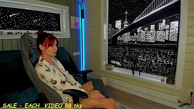 Snapshot of SandyChris chatting on 7, 3, 2025 SandyChris online show from 7, 3, 2025