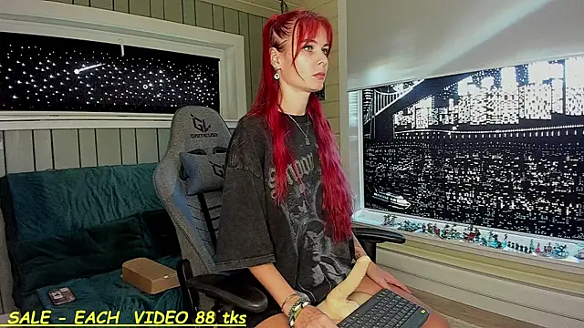 Snapshot of SandyChris chatting on 19, 9, 2025 SandyChris online show from 19, 9, 2025