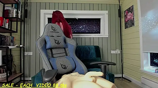 Snapshot of SandyChris chatting on 30, 9, 2025 SandyChris online show from 30, 9, 2025