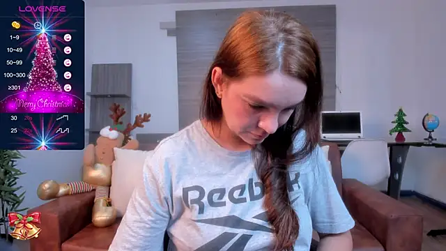 miataylorr1 online show from 10, 12, 2024