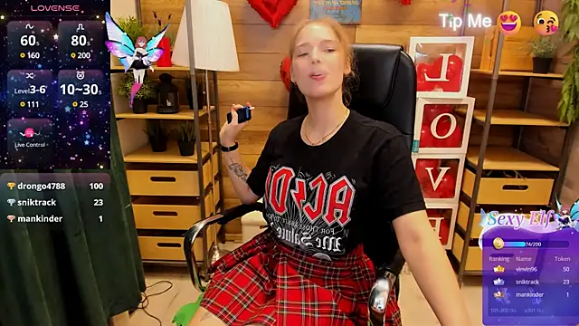 Snapshot of _fiona_Love chatting on 15, 3, 2025  fiona Love online show from 15, 3, 2025