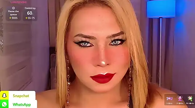 Snapshot of QUEEN_GIAMOORE69 chatting on 12, 12, 2024 QUEEN GIAMOORE69 online show from 12, 12, 2024