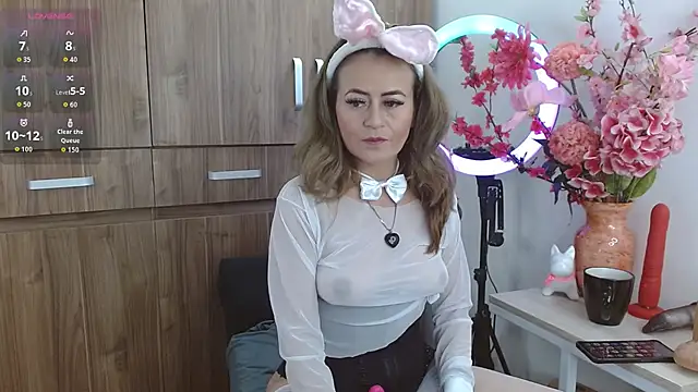 magenta maturr online show from 31, 10, 2025