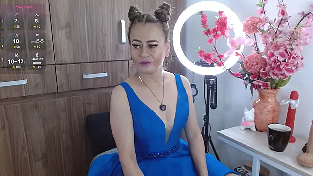 magenta maturr online show from 10, 11, 2025