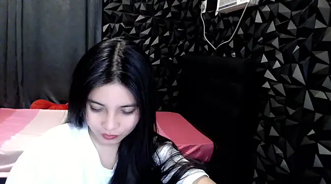 Snapshot of _Bellatrixy_ chatting on 5, 1, 2025 Bellatrixy online show from 5, 1, 2025