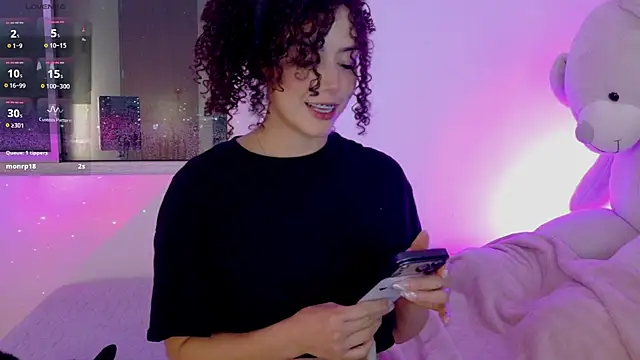 Lia Tinez online show from 5, 3, 2026