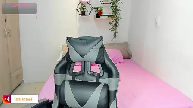 lara rose1 online show from 19, 10, 2025