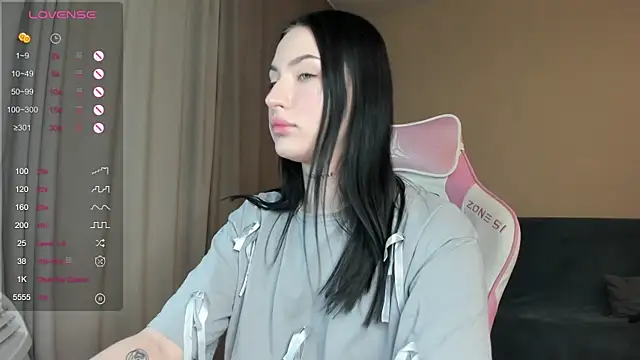 JenniferQueen11 online show from 17, 1, 2025