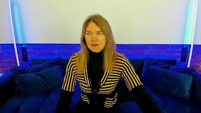 Snapshot of Anabell_xxx chatting on 8, 11, 2025 Anabell xxx online show from 8, 11, 2025