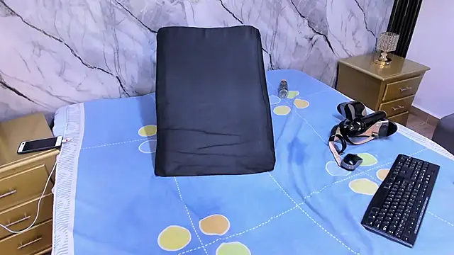 Snapshot of HellenJohansson chatting on 9, 2, 2025 HellenJohansson online show from 9, 2, 2025