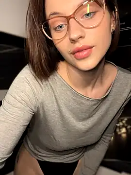 Camilla Railian online show from 2, 12, 2024