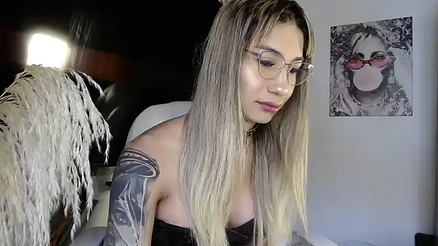 saraplayboy96 online show from 28, 10, 2025