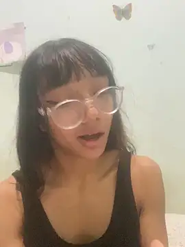 Snapshot of Karmakuro chatting on 18, 11, 2025 Karmakuro online show from 18, 11, 2025