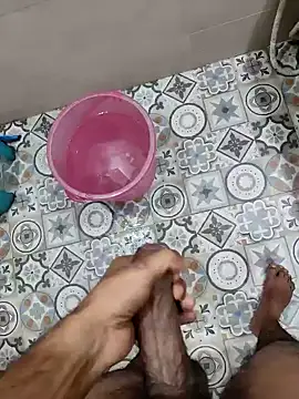 Snapshot of BiggDse chatting on 4, 2, 2025 BiggDse online show from 4, 2, 2025