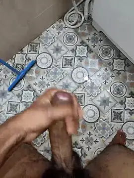 Snapshot of BiggDse chatting on 8, 3, 2025 BiggDse online show from 8, 3, 2025