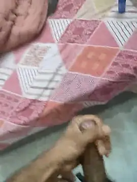 Snapshot of BiggDse chatting on 8, 3, 2025 BiggDse online show from 8, 3, 2025