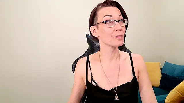 EveEnigma online show from 25, 2, 2025