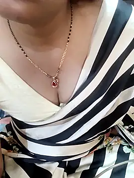 Snapshot of Diya_143 chatting on 17, 10, 2025 Diya 143 online show from 17, 10, 2025