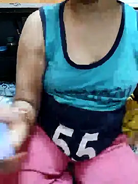 Snapshot of Diya_143 chatting on 18, 10, 2025 Diya 143 online show from 18, 10, 2025