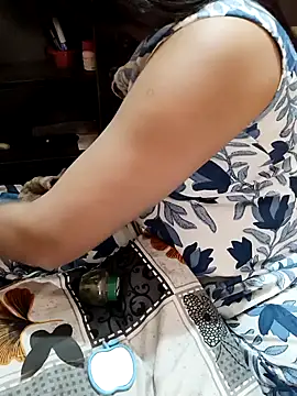 Snapshot of Diya_143 chatting on 20, 10, 2025 Diya 143 online show from 20, 10, 2025