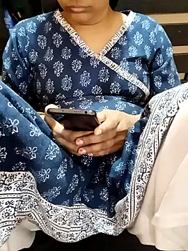 Snapshot of Diya_143 chatting on 10, 11, 2025 Diya 143 online show from 10, 11, 2025