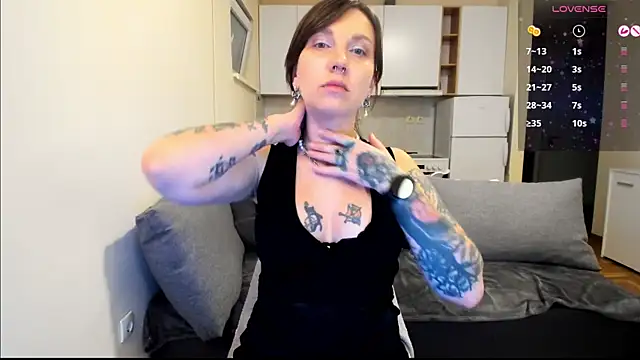 StacyTigerr online show from 11, 3, 2025