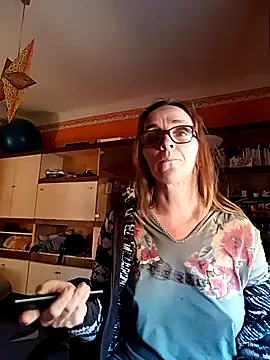 Snapshot of Dettybitch40 chatting on 4, 10, 2025 Dettybitch40 online show from 4, 10, 2025